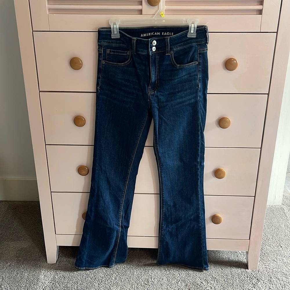 American Eagle Flare Jeans. Size 8